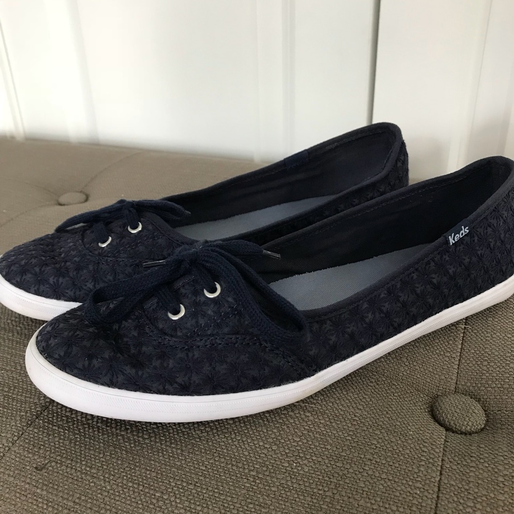 Navy keds